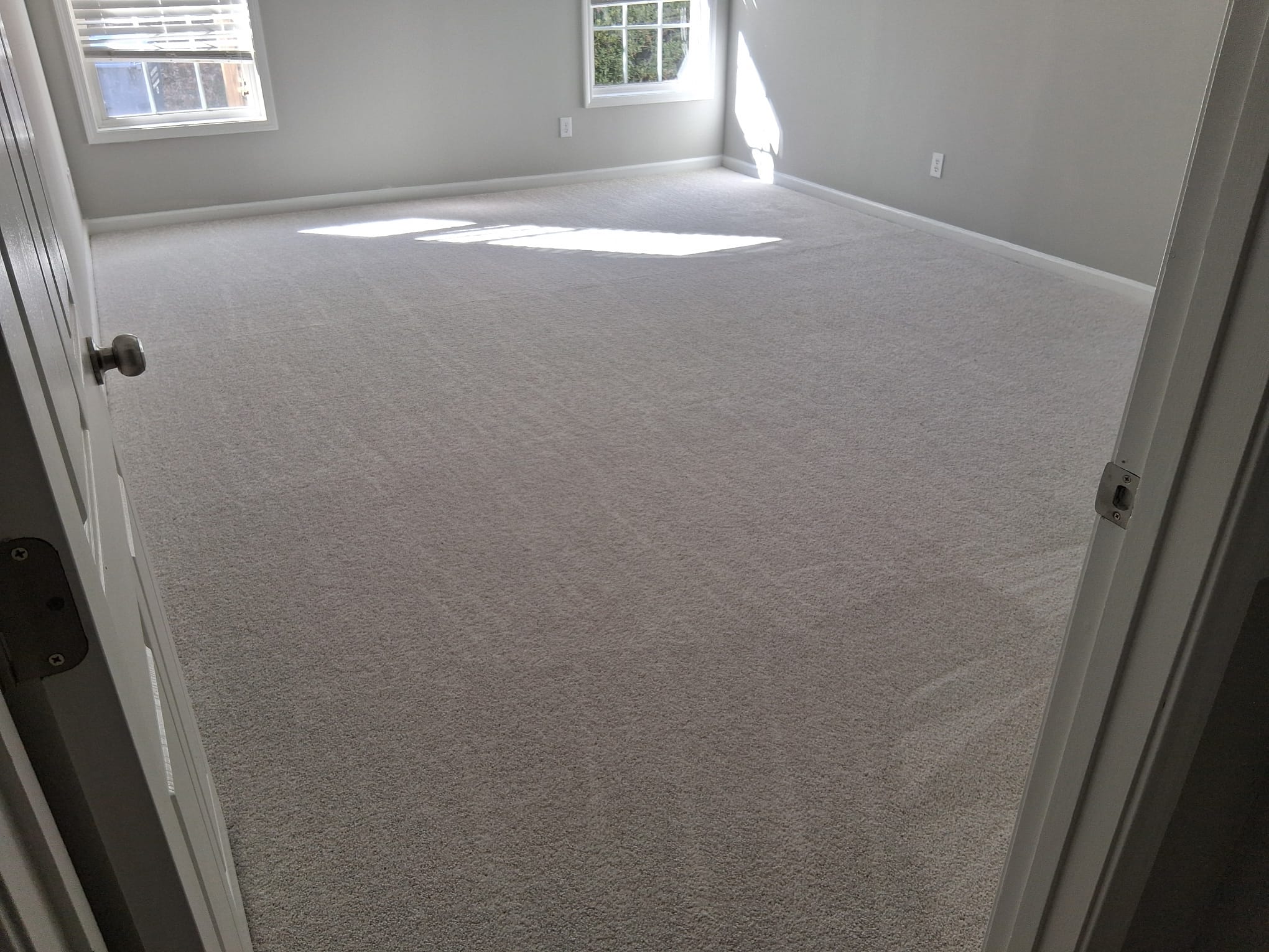 Professional residential carpet cleaning in Alpharetta GA with deep extraction