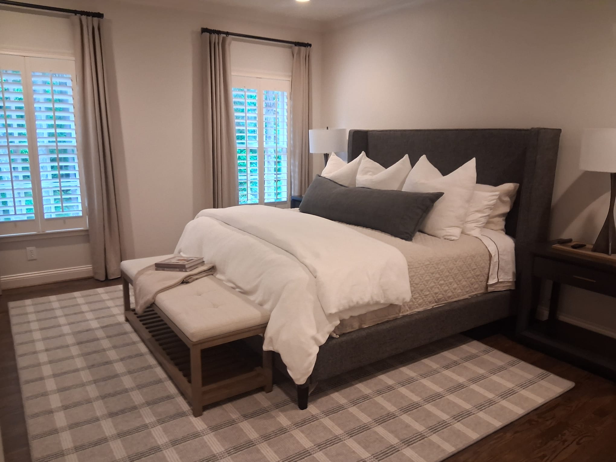 Beaultiful Bedroom Mkleaning Alpharetta